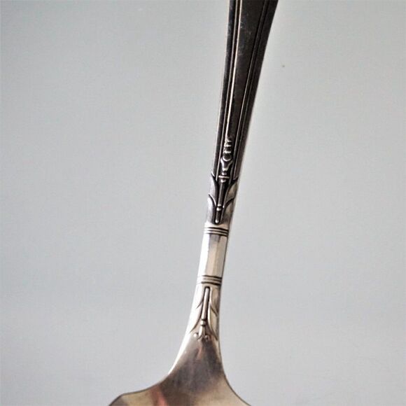 Tudor Plate Oneida Community Sugar Spoon 1932 June Nursery Pattern Silverplate - Picture 4 of 7